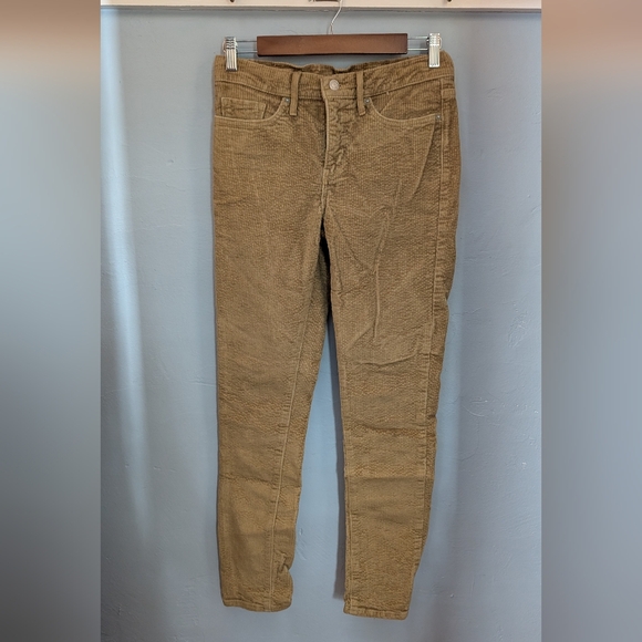 Levi's Women's Skinny Corduroy Pants in Tan - Picture 1 of 6